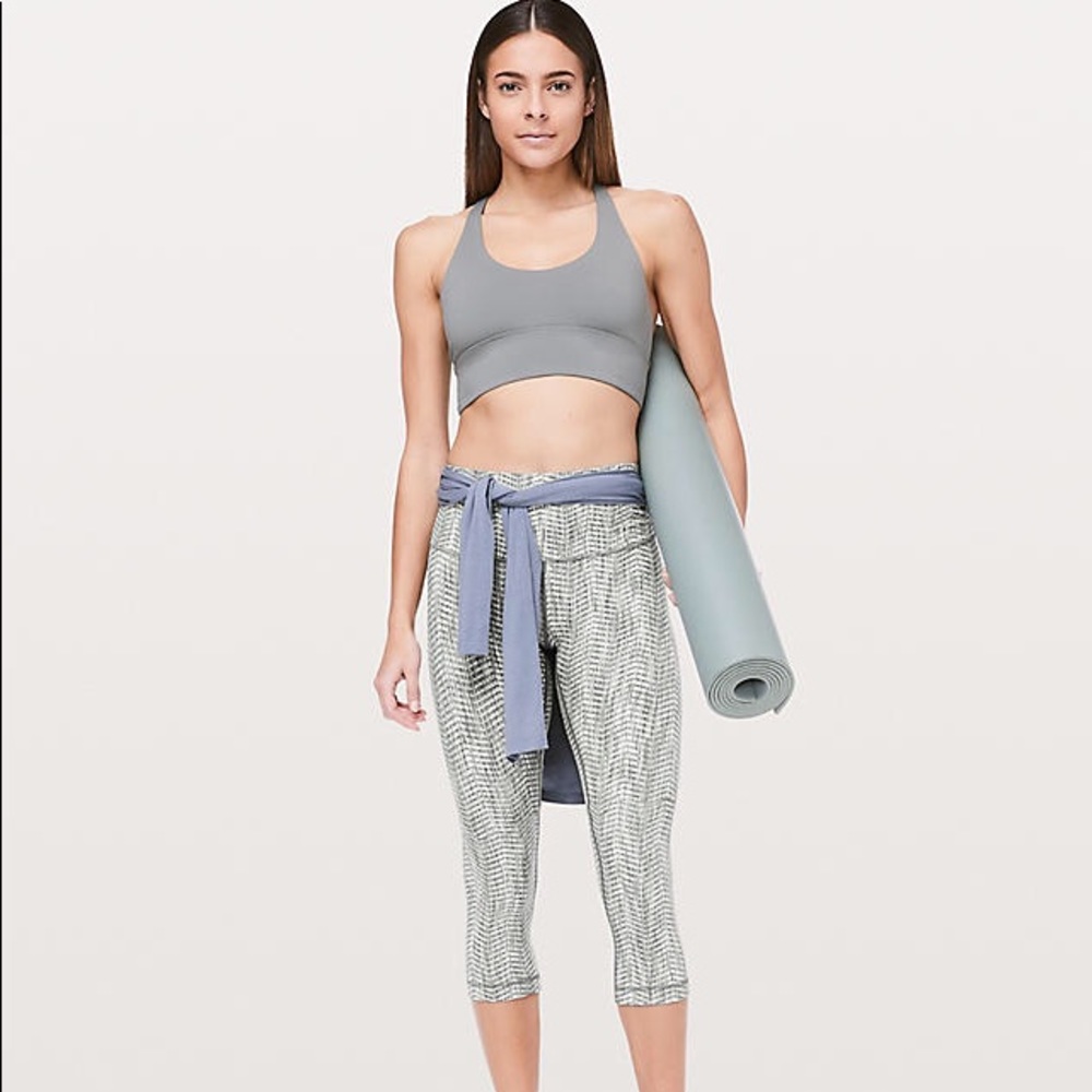 Like new LULULEMON WUNDER UNDER